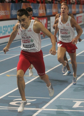 Adam Kszczot wins the European Indoor Championships