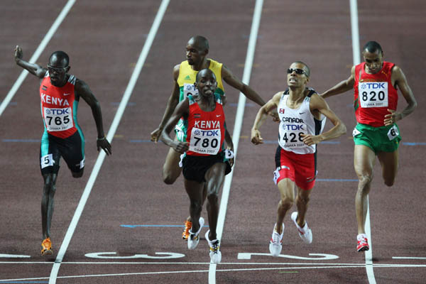 Alfred Kirwa Yego beats Gary Reed in a close finish