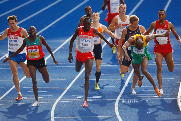 Mulaudzi throws himself forward - Yego and Kamel are just too late to deny him