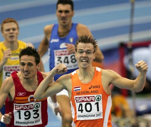 Okken celebrates his European Indoor title